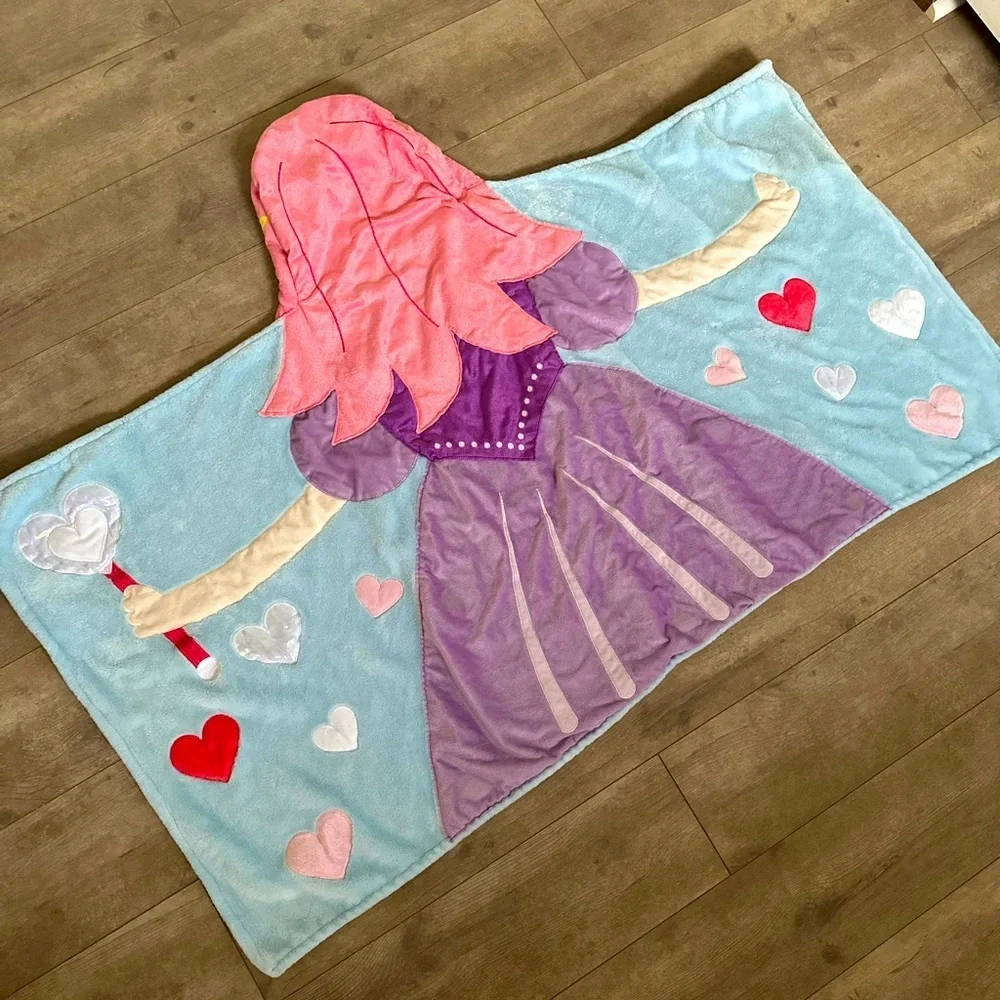 Adorable Kids Princess Hooded Fleece Towel Like New 27” x 52” Bin OO
